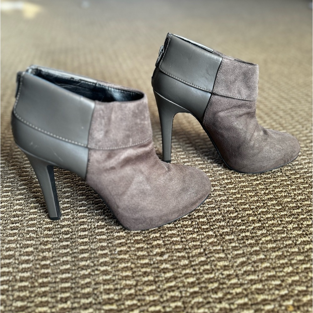 Jessica Simpson Audriana Bootie Gray size 7 M